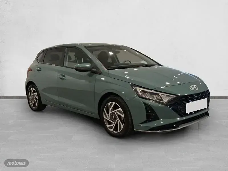 Usado Hyundai i20 100 CV (73 kW) 2025 Verde Utilitario
