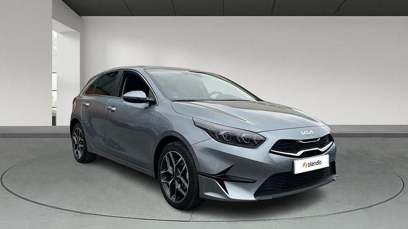 Usado Kia Ceed 120 CV (88 kW) 2024 Gris Utilitario