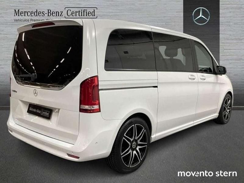Begagnad Mercedes V300 Avantgarde 239 HK (175 kW) 2022 Vit Minibuss