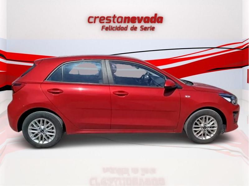 Usado Kia Rio 84 CV (61 kW) 2022 Rojo