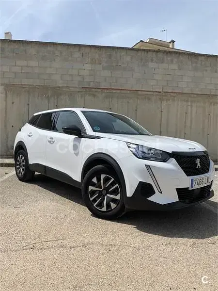Usado Peugeot 2008 Active 110 CV (80 kW) 2022 Blanco SUV