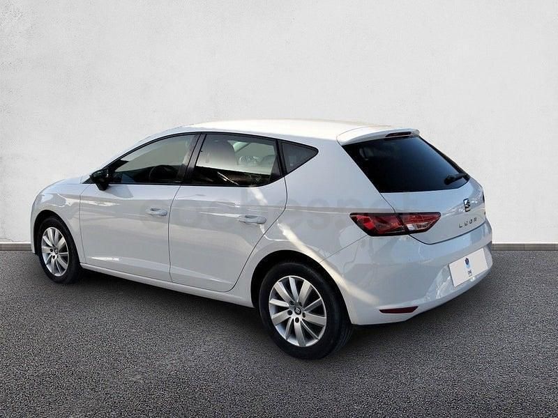 Usado Seat Leon Style 110 CV (80 kW) 2016 Blanco Berlina