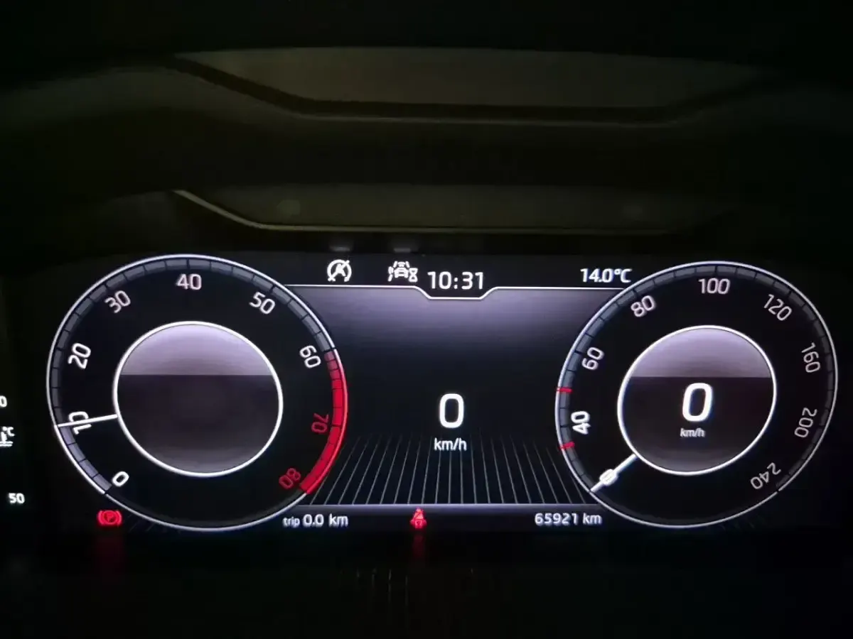 Usado Skoda Kamiq Ambition 116 CV (85 kW) 2020 Negro SUV