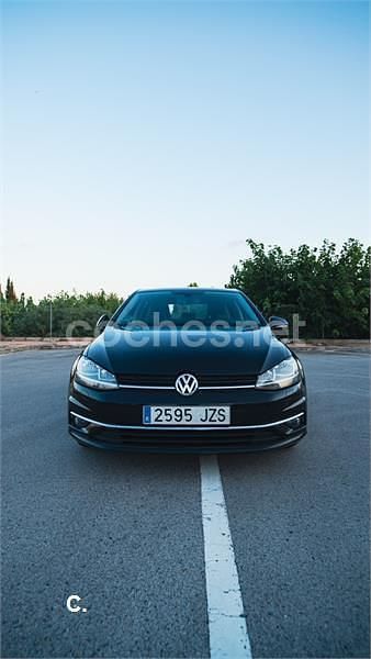 Negro Usado 2017 VW Golf VII Business Familiar | 10.900 € (Caro) - Imagen 1/4