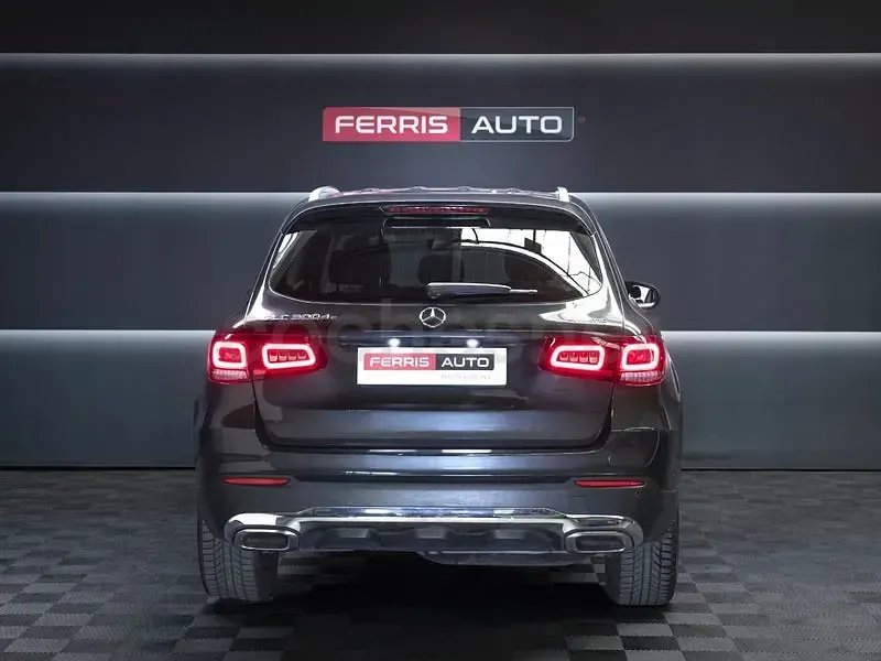 Usado Mercedes GLC300e 306 CV (225 kW) 2022 Gris / plata SUV