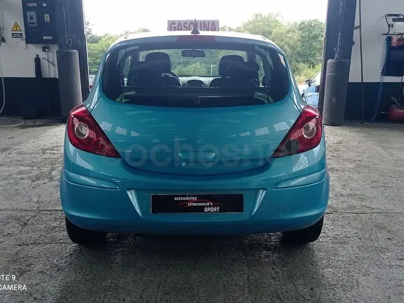 Usado Opel Corsa Selective 100 CV (73 kW) 2012 Azul Utilitario