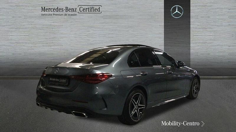 Usado Mercedes C300 312 CV (229 kW) 2024 Gris selenita Berlina