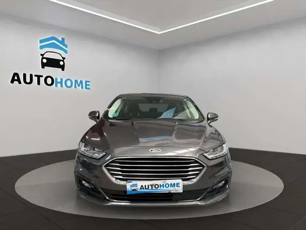 Usado Ford Mondeo Trend 150 CV (110 kW) 2019 Azul Familiar