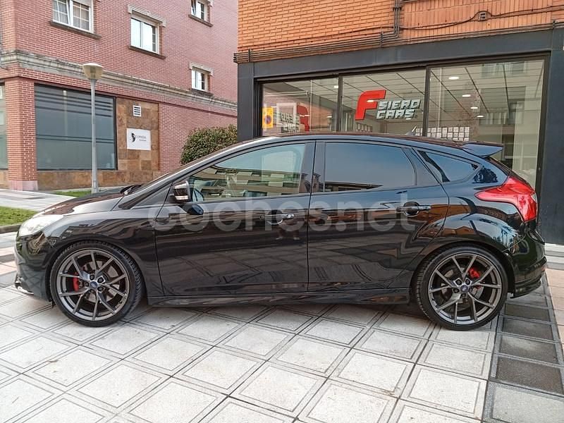 Usado Ford Focus ST 250 CV (183 kW) 2012 Negro Berlina