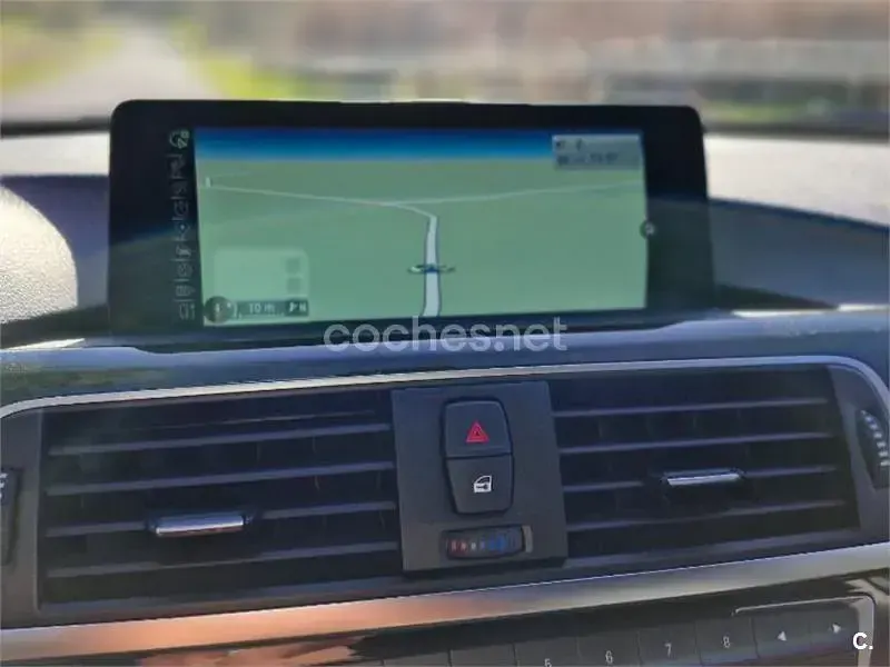 Usado BMW 318 150 CV (110 kW) 2016 Azul Berlina