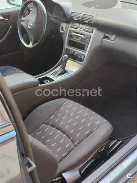Usado Mercedes C230 197 CV (144 kW) 2001 Negro Berlina