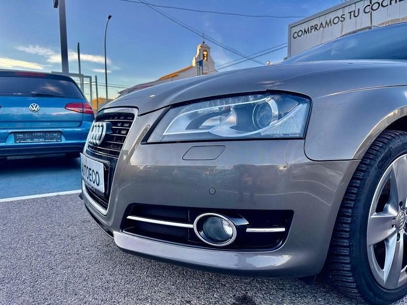 Usado Audi A3 Ambition 140 CV (102 kW) 2011 Marrón Utilitario