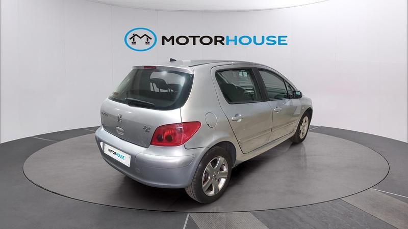 Usado Peugeot 307 110 CV (80 kW) 2005 Gray Berlina