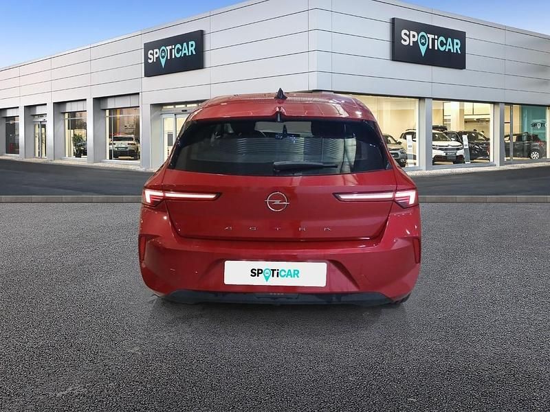 Usado Opel Astra Edition 130 CV (95 kW) 2023 Rojo Berlina
