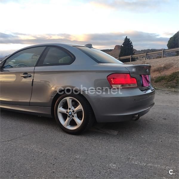 Usado BMW 118 Coupé 143 CV (105 kW) 2010 Gris / plata Coupe