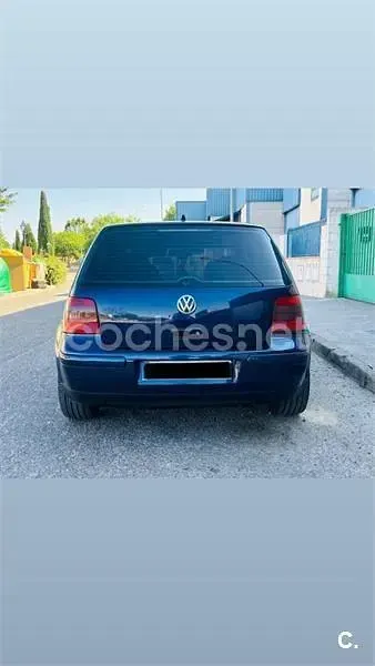 Usado VW Golf IV 110 CV (80 kW) 2001 Azul Berlina