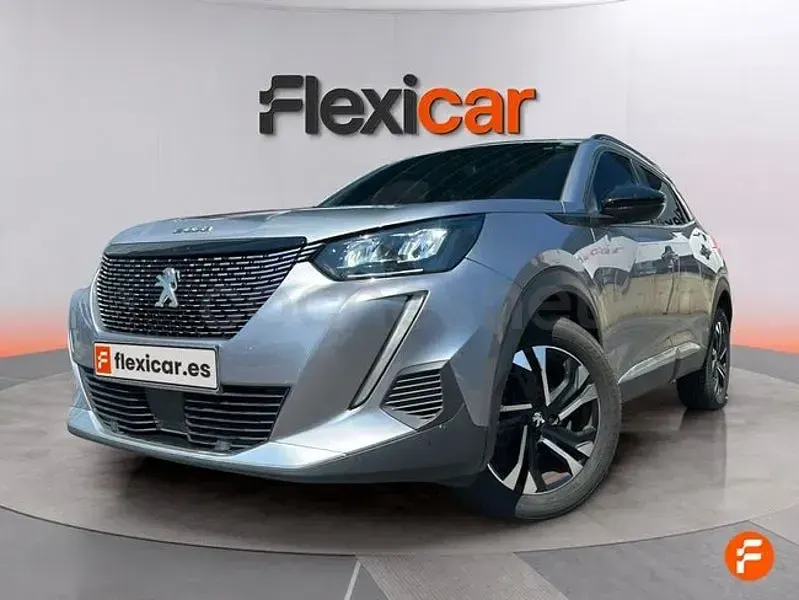 Usado Peugeot 2008 Allure 130 CV (95 kW) 2023 Gris SUV