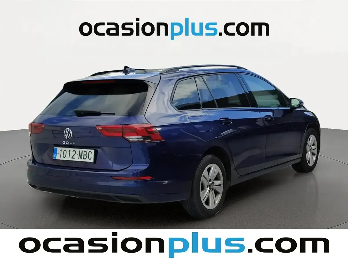 Usado VW Golf VIII Life 115 CV (84 kW) 2022 Azul Familiar