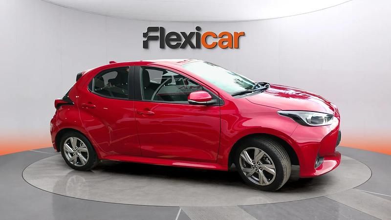 Usado Toyota Yaris Hybrid Active 116 CV (85 kW) 2024 Burdeos Utilitario