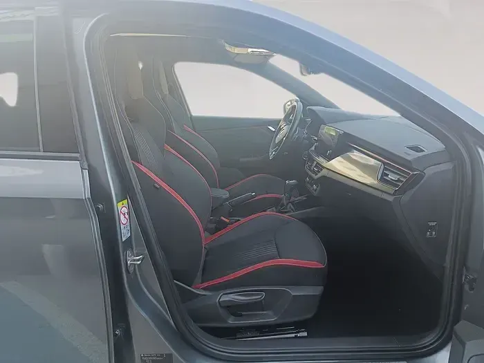 Usado Skoda Scala Monte Carlo 150 CV (110 kW) 2022 Gris Utilitario