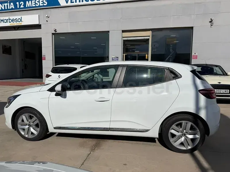Usado Renault Clio V Intens 85 CV (62 kW) 2021 Blanco Berlina