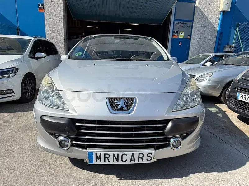 Usado Peugeot 307 110 CV (80 kW) 2007 Gris / plata Berlina