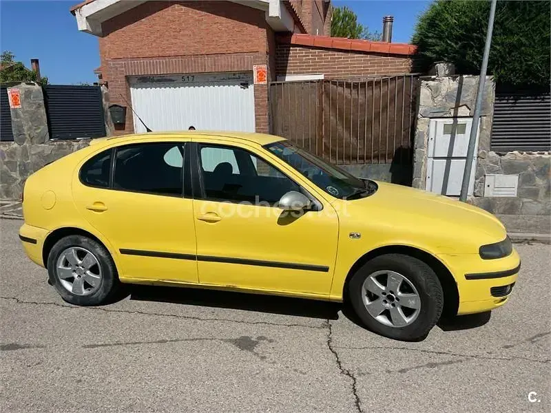 Brugt Seat Leon Stella 105 HK (77 kW) 2005 Gul Hatchback
