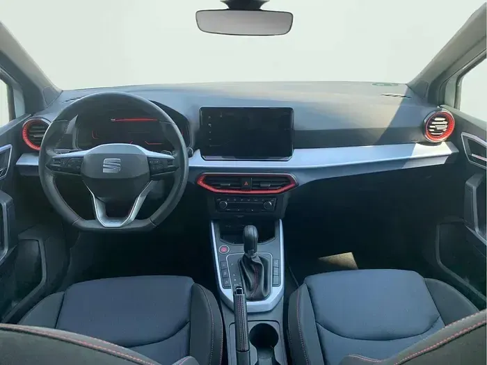 Usado Seat Arona FR 115 CV (84 kW) 2025 Blanco SUV