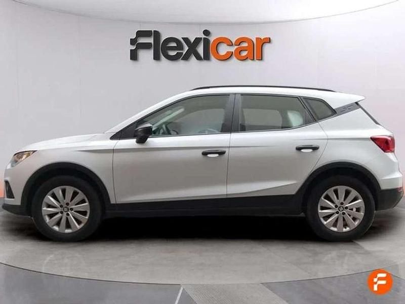 Usado Seat Arona Ecomotive 95 CV (69 kW) 2020 Blanco SUV