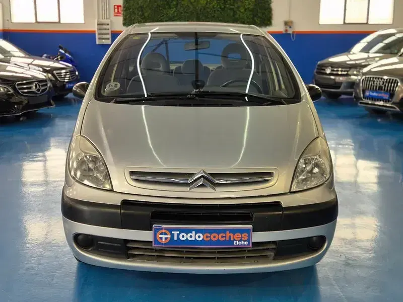 Usado Citroën Xsara Picasso Exclusive 92 CV (67 kW) 2009 Gris / plata Monovolumen