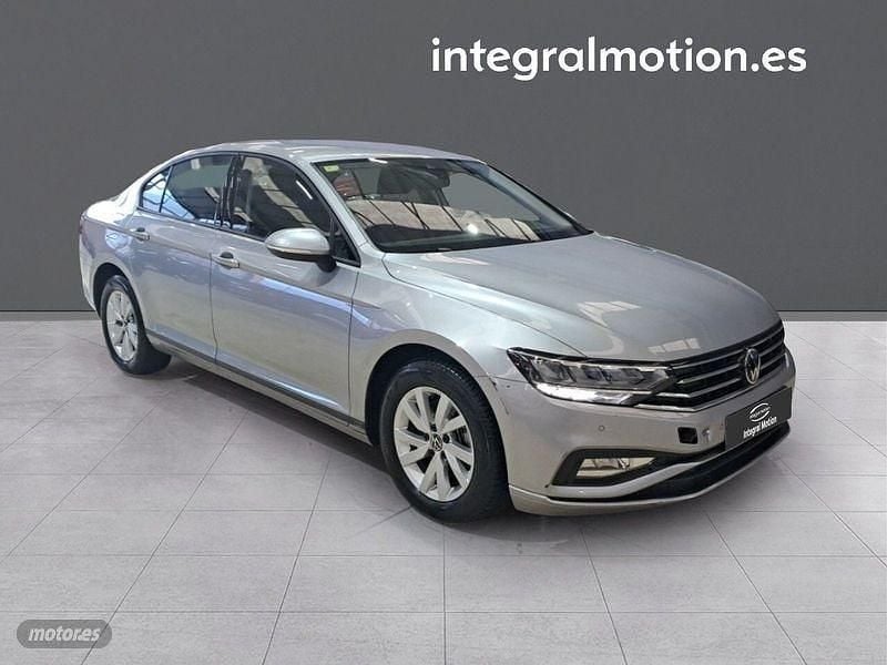 Usado VW Passat Business 119 CV (87 kW) 2020 Gris Berlina