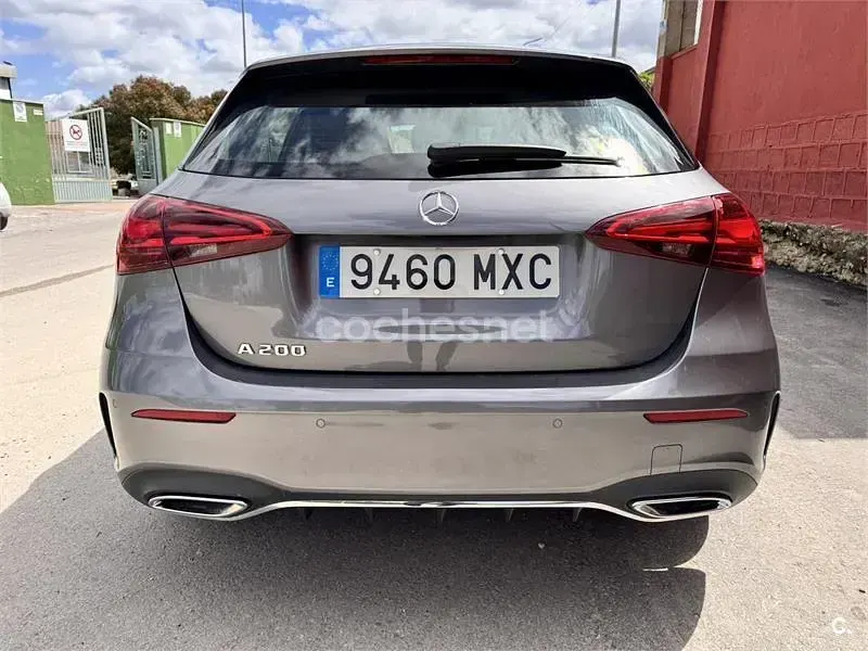 Usado Mercedes A200 163 CV (119 kW) 2024 Gris / plata Berlina