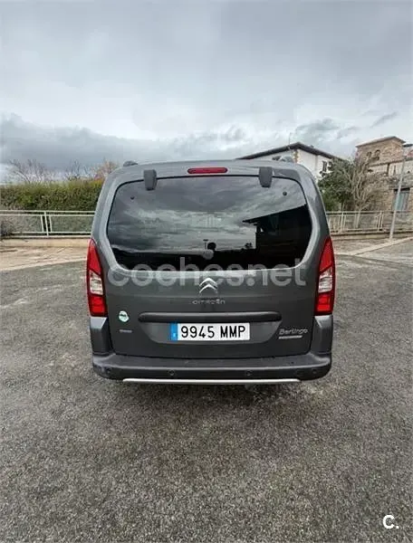 Usado Citroën Berlingo Feel 120 CV (88 kW) 2016 Gris / plata Monovolumen