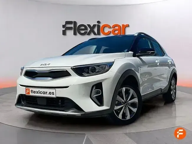 Usado Kia Stonic 120 CV (88 kW) 2023 Blanco SUV