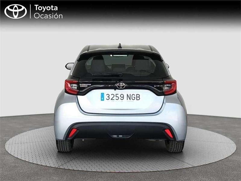 Usado Toyota Yaris Hybrid Active 116 CV (85 kW) 2025 Monovolumen