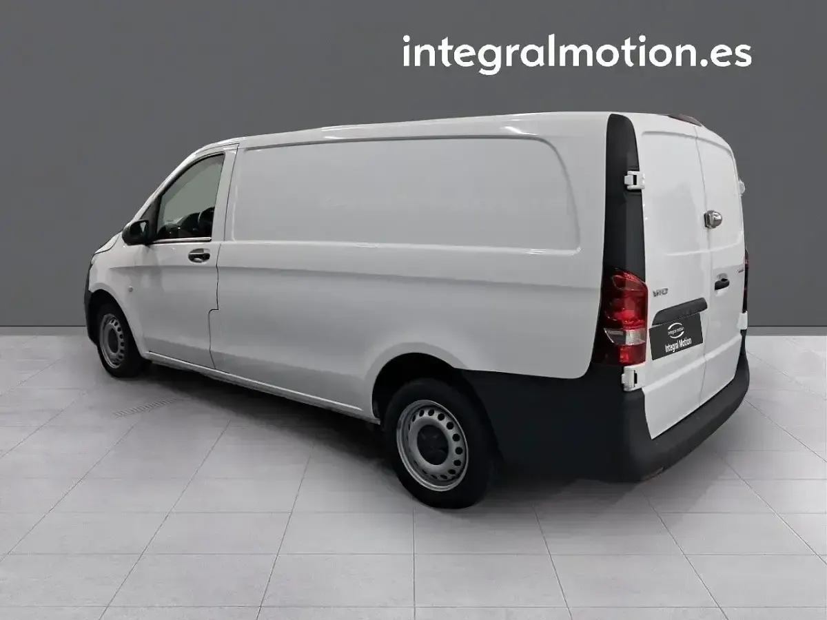 Usado Mercedes Vito 102 CV (75 kW) 2021 Blanco Van