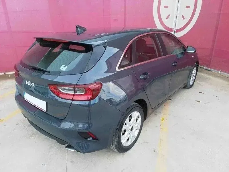 Usado Kia Ceed 100 CV (73 kW) 2021 Blanco Utilitario