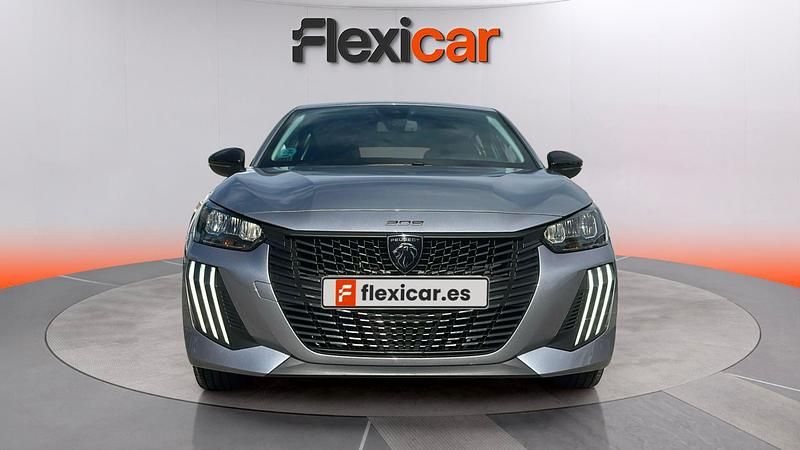 Usado Peugeot 208 Allure 102 CV (75 kW) 2024 Gris Utilitario