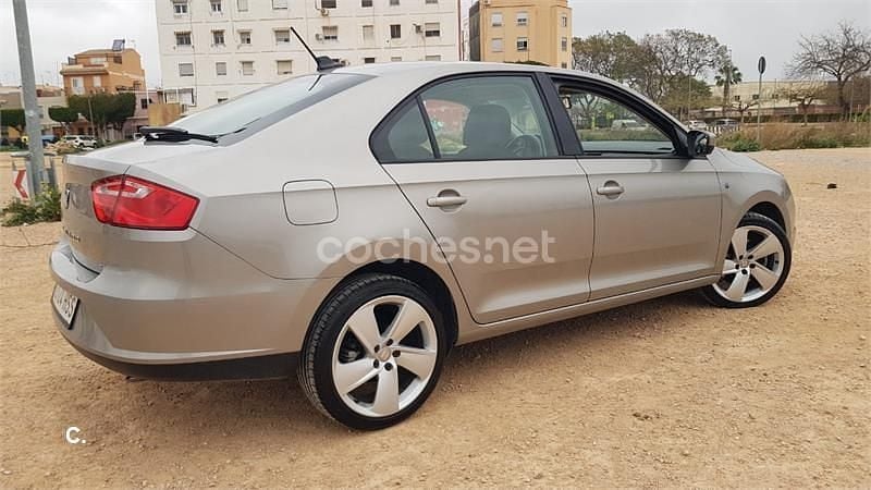 Usado Seat Toledo Style 105 CV (77 kW) 2013 Blanco Utilitario