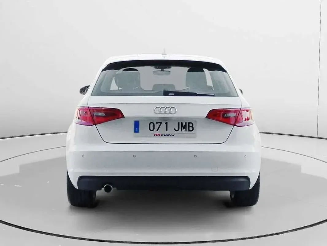 Usado Audi A3 Sportback Advanced 110 CV (80 kW) 2016 Blanco Utilitario