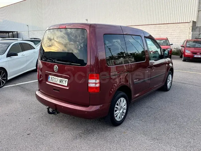 Usado VW Caddy Edition 75 CV (55 kW) 2014 Granate Monovolumen