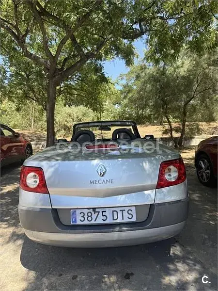 Usado Renault Mégane Cabriolet Privilege 135 CV (99 kW) 2005 Gris / plata Descapotable