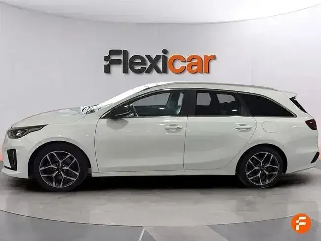 Usado Kia Ceed GT GT-Line 120 CV (88 kW) 2019 Blanco Familiar