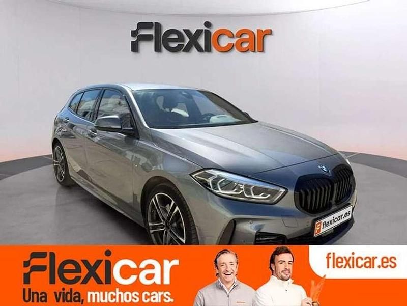 Gris Usado 2024 BMW 118 Utilitario | 25.190 € (Precio justo) - Imagen 1/4