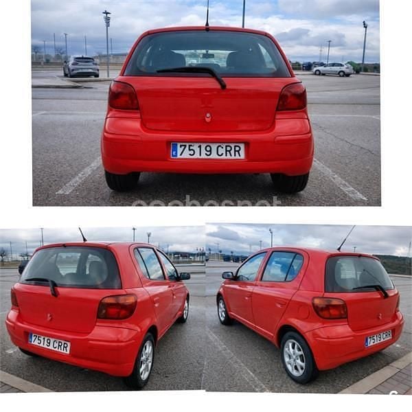 Usado Toyota Yaris Sol 87 CV (63 kW) 2004 Rojo Berlina