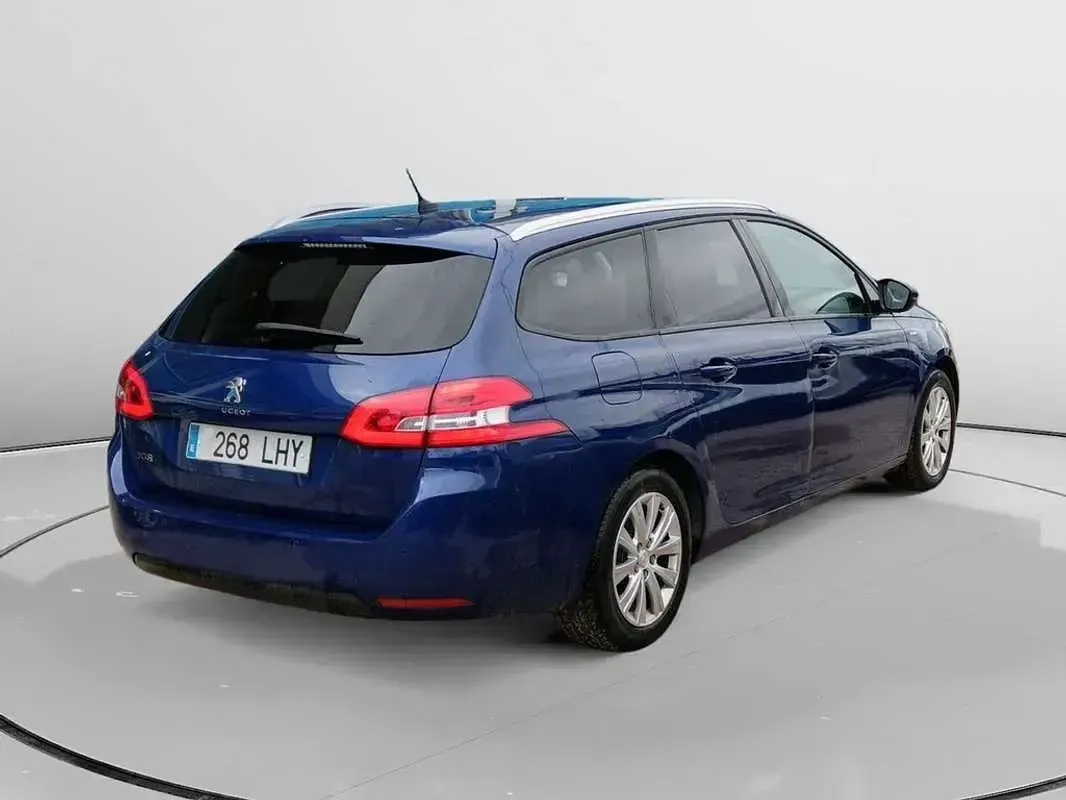 Usado Peugeot 308 SW Style 110 CV (80 kW) 2020 Azul Familiar