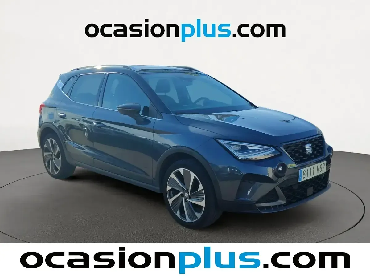 Usado Seat Arona FR 150 CV (110 kW) 2024 Gris / plata SUV