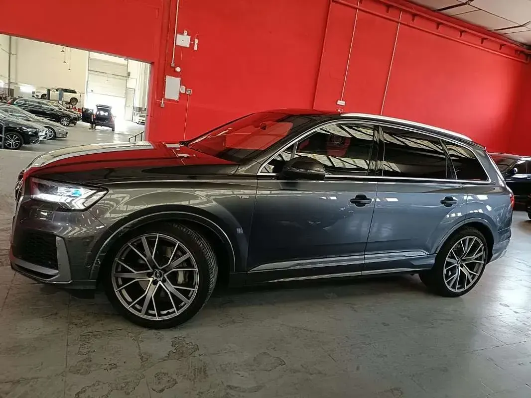 Usado Audi Q7 S-line plus 286 CV (210 kW) 2022 Gris SUV
