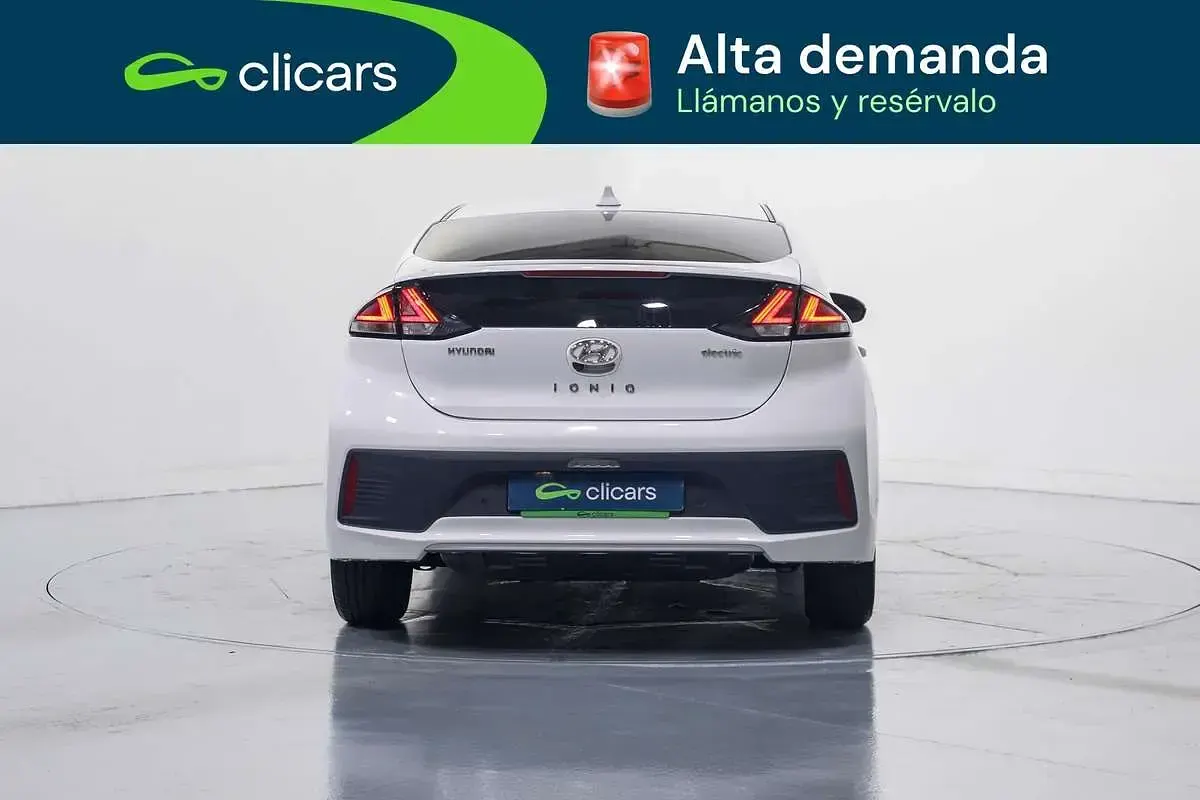 Usado Hyundai Ioniq 100 kW (136 CV) 2021 Blanco Utilitario