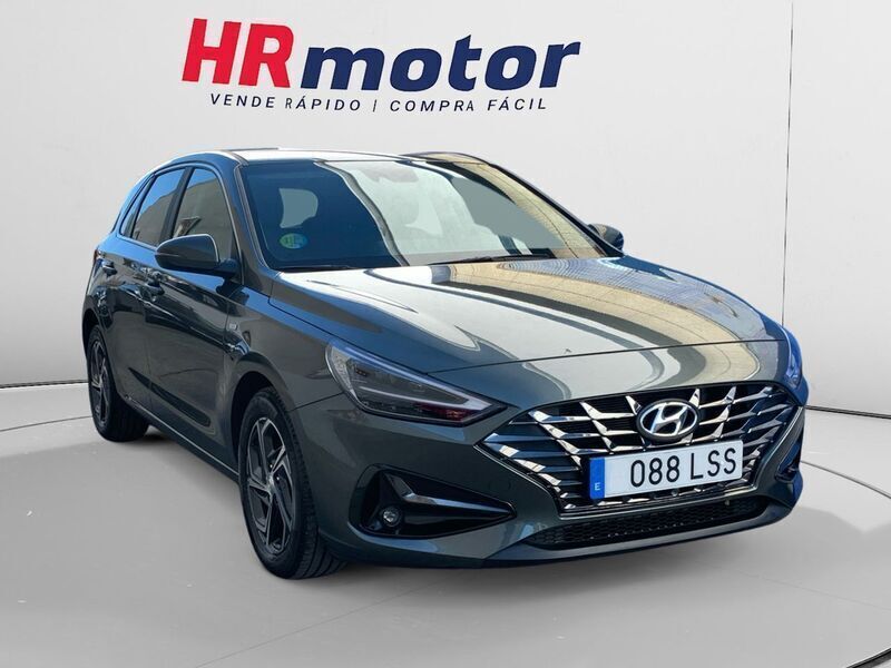 Gris Usado 2021 Hyundai i30 Berlina | 17.510 € (Precio justo) - Imagen 1/4